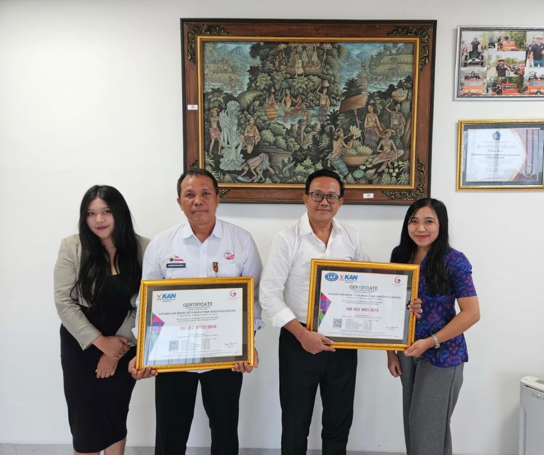 Penyerahan Sertifikat SNI ISO 9001 dan 37001 pada PDAM Kab. Badung